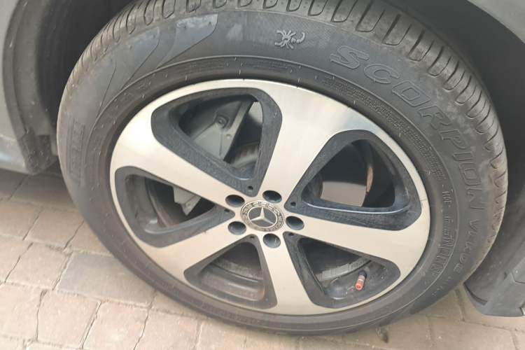 Used Mercedes-Benz GLC 2019 Facelift GLC 260 L 4MATIC Luxury Model Right Front Wheel Hub