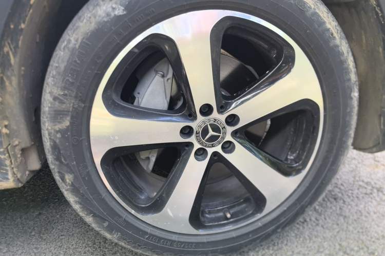 Used Mercedes-Benz GLC 2019 Facelift GLC 260 L 4MATIC Luxury Model Right Front Wheel Hub
