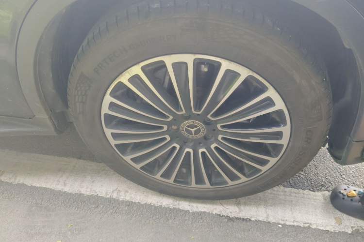 Used Mercedes-Benz GLC 2019 GLC 260 L 4MATIC Dynamic Model Right Front Wheel Hub