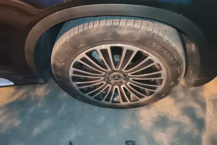 Used Mercedes-Benz GLC 2019 GLC 200 L 4MATIC Right Front Wheel Hub