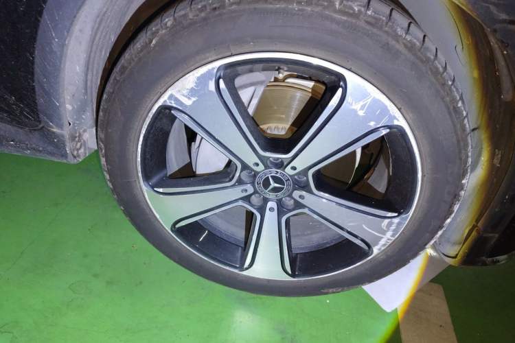 Used Mercedes-Benz GLC 2019 GLC 300 L 4MATIC Dynamic Model Right Front Wheel Hub