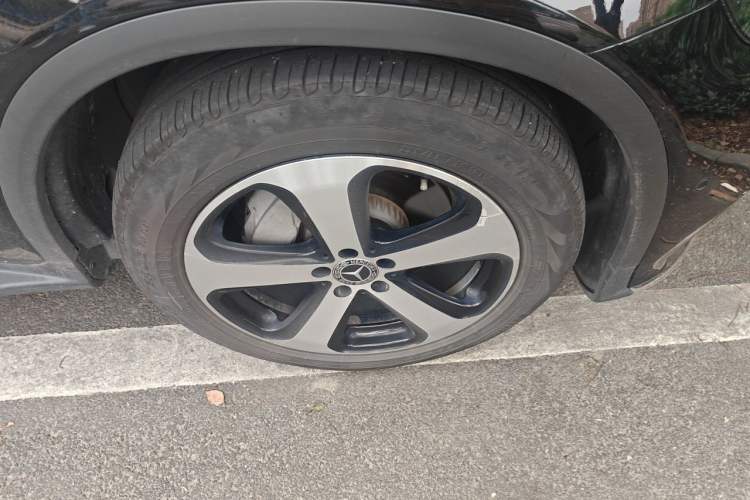 Used Mercedes-Benz GLC 2019 Facelift GLC 260 L 4MATIC Luxury Model Right Front Wheel Hub