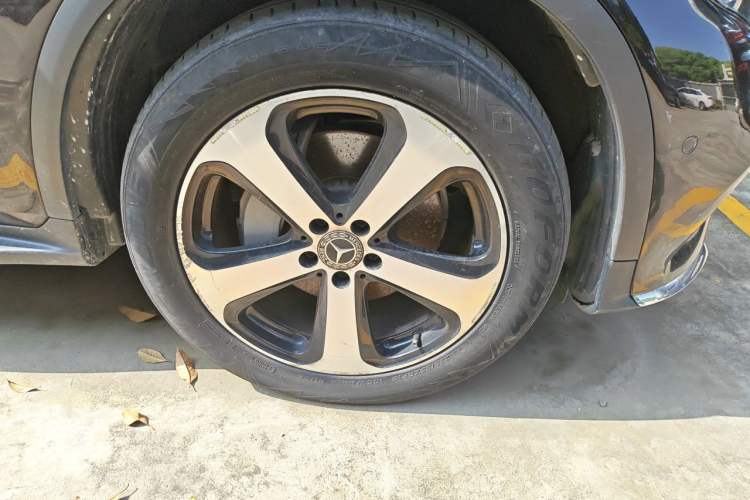 Used Mercedes-Benz GLC 2019 Facelift GLC 260 L 4MATIC Luxury Model Right Front Wheel Hub