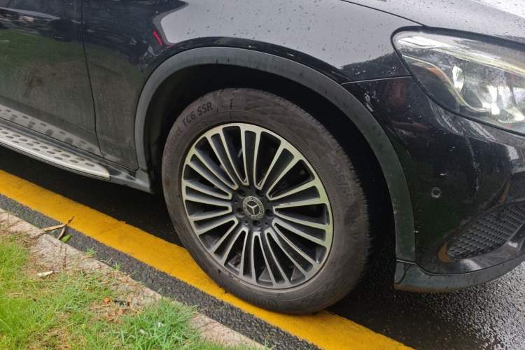 Used Mercedes-Benz GLC 2019 GLC 200 L 4MATIC Right Front Wheel Hub