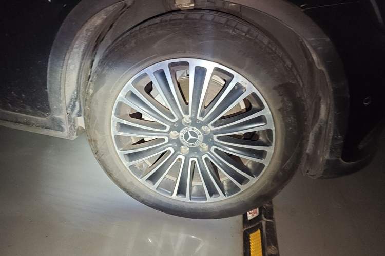 Used Mercedes-Benz GLC 2019 GLC 200 L 4MATIC Right Front Wheel Hub
