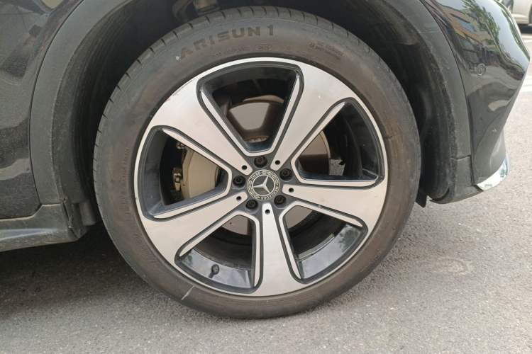 Used Mercedes-Benz GLC 2019 GLC 300 L 4MATIC Dynamic Model Right Front Wheel Hub