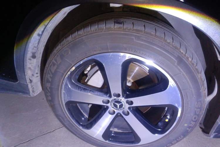 Used Mercedes-Benz GLC 2019 GLC 260 L 4MATIC Luxury Model Right Front Wheel Hub