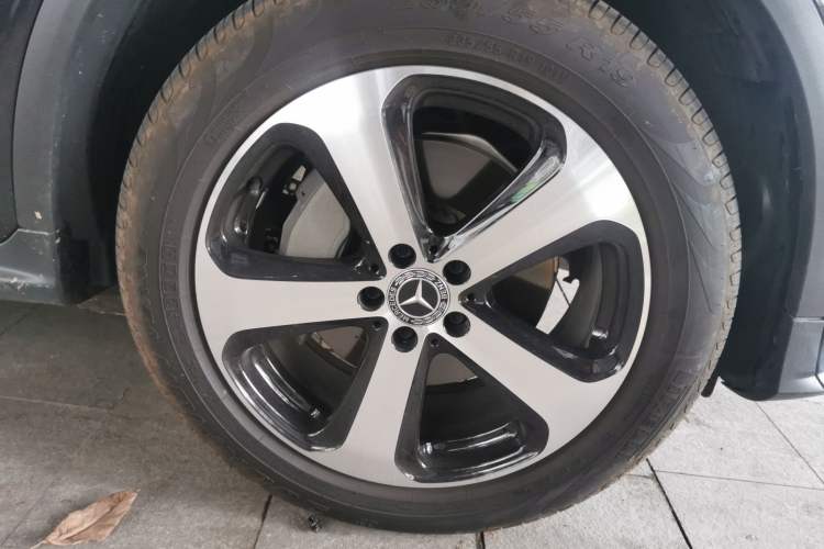 Used Mercedes-Benz GLC 2019 Facelift GLC 260 L 4MATIC Luxury Model Right Front Wheel Hub
