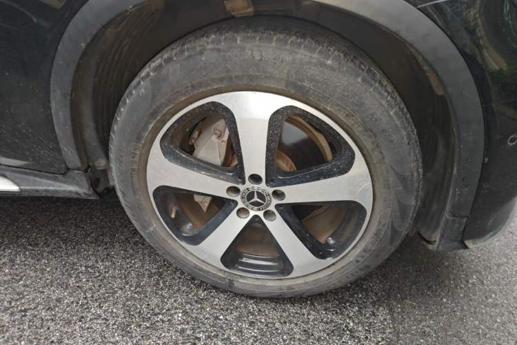Used Mercedes-Benz GLC 2019 Facelift GLC 260 L 4MATIC Luxury Model Right Front Wheel Hub
