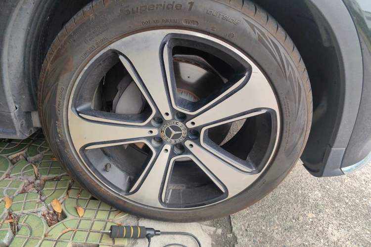 Used Mercedes-Benz GLC 2019 GLC 300 L 4MATIC Dynamic Model Right Front Wheel Hub
