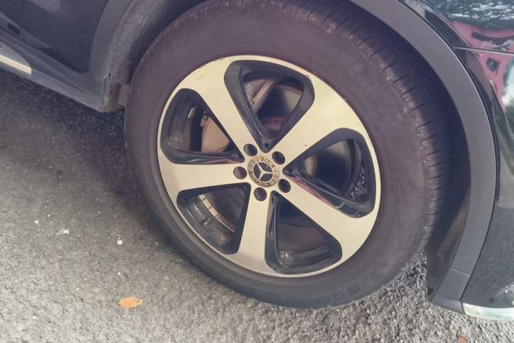 Used Mercedes-Benz GLC 2019 GLC 260 L 4MATIC Luxury Model Right Front Wheel Hub