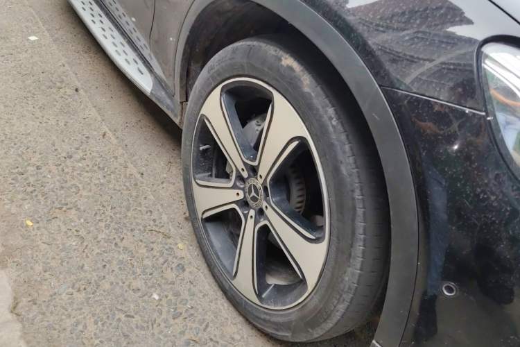 Used Mercedes-Benz GLC 2019 GLC 300 L 4MATIC Dynamic Model Right Front Wheel Hub