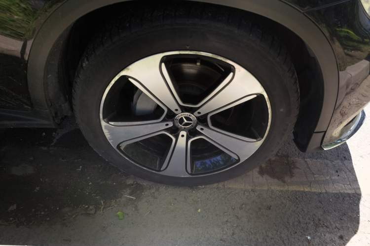 Used Mercedes-Benz GLC 2019 GLC 300 L 4MATIC Dynamic Model Right Front Wheel Hub