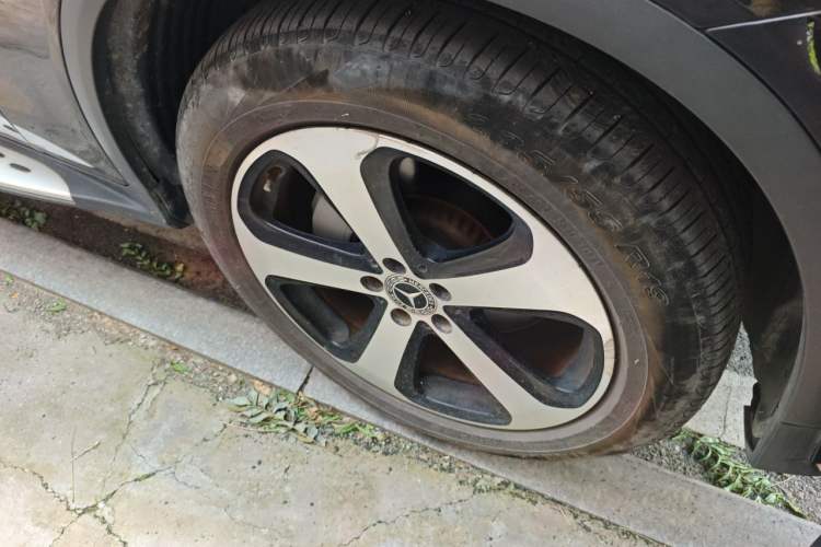 Used Mercedes-Benz GLC 2019 GLC 260 L 4MATIC Dynamic Model Right Front Wheel Hub