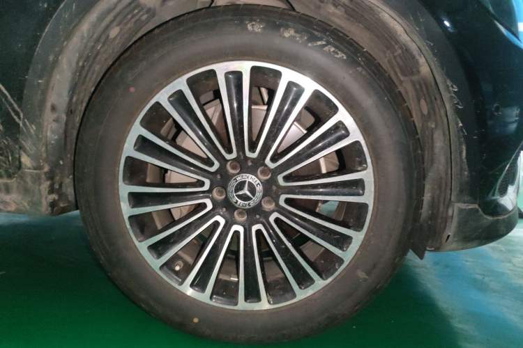 Used Mercedes-Benz GLC 2019 GLC 200 L 4MATIC Right Front Wheel Hub
