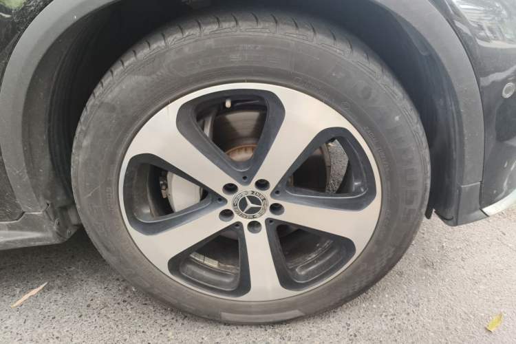 Used Mercedes-Benz GLC 2019 Facelift GLC 260 L 4MATIC Luxury Model Right Front Wheel Hub