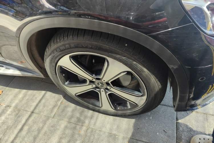 Used Mercedes-Benz GLC 2019 GLC 300 L 4MATIC Dynamic Model Right Front Wheel Hub