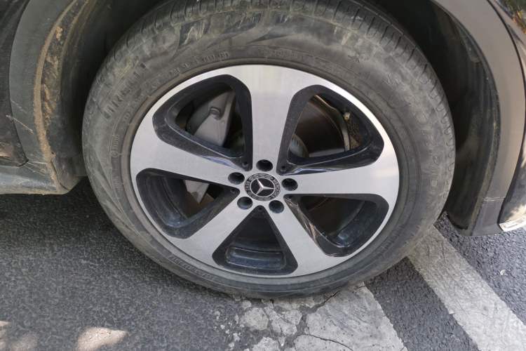 Used Mercedes-Benz GLC 2019 Facelift GLC 260 L 4MATIC Luxury Model Right Front Wheel Hub