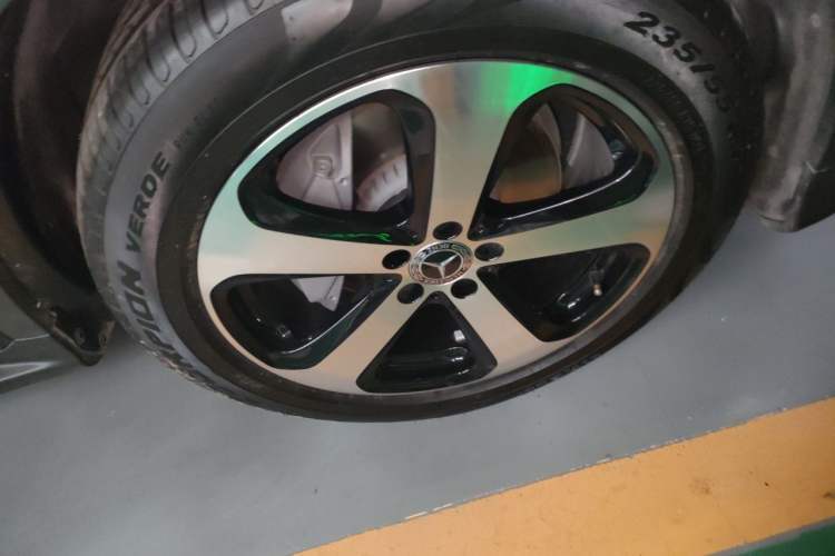 Used Mercedes-Benz GLC 2019 Facelift GLC 260 L 4MATIC Luxury Model Right Front Wheel Hub