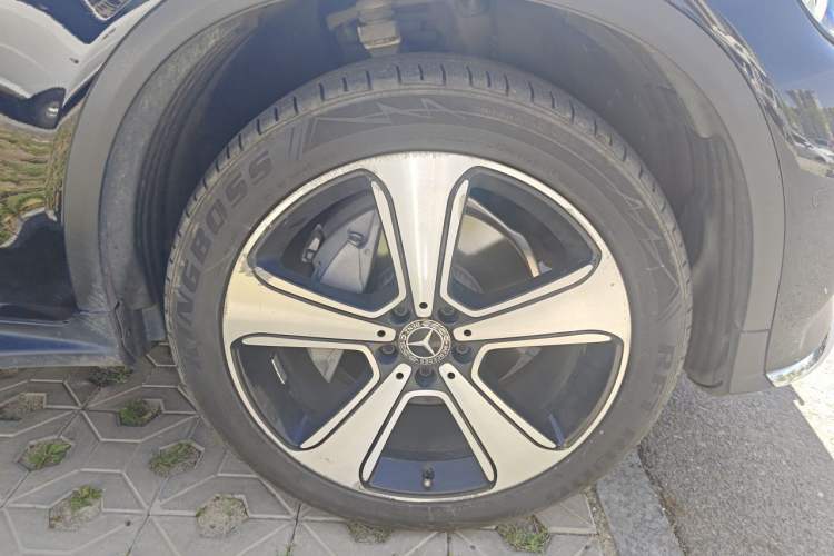Used Mercedes-Benz GLC 2019 Facelift GLC 300 L 4MATIC Luxury Model Right Front Wheel Hub