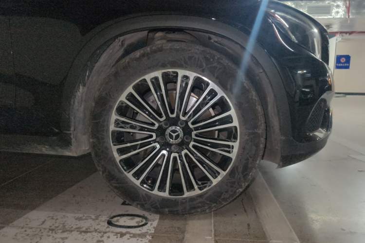 Used Mercedes-Benz GLC 2019 GLC 200 L 4MATIC Right Front Wheel Hub