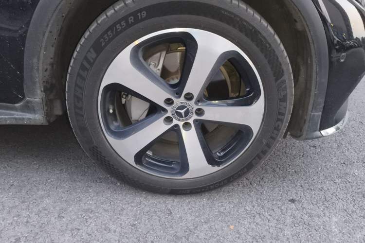 Used Mercedes-Benz GLC 2019 Facelift GLC 260 L 4MATIC Luxury Model Right Front Wheel Hub