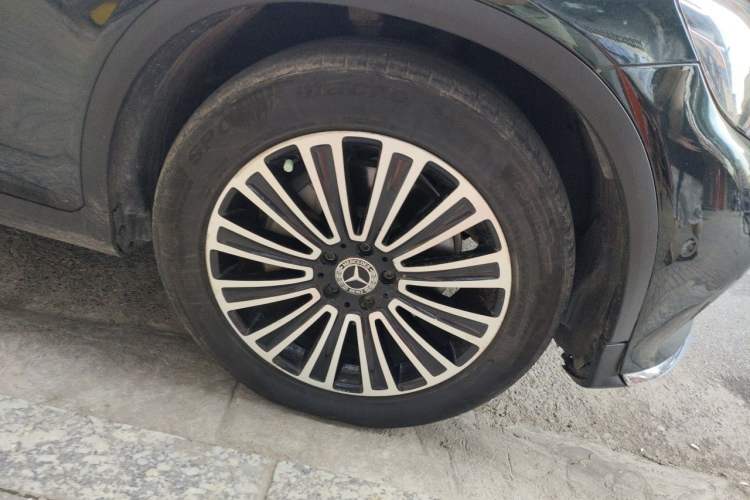 Used Mercedes-Benz GLC 2019 GLC 260 4MATIC Dynamic Edition Right Front Wheel Hub