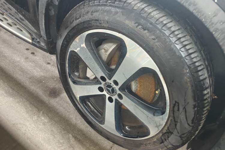 Used Mercedes-Benz GLC 2019 GLC 260 4MATIC Luxury Model Right Front Wheel Hub