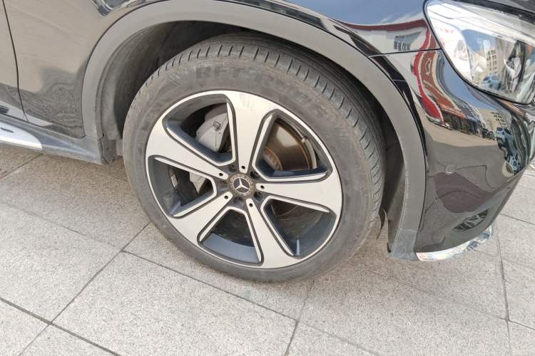 Used Mercedes-Benz GLC 2019 Refreshed GLC 300 L 4MATIC Dynamic Edition Right Front Wheel Hub