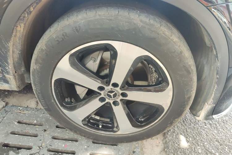 Used Mercedes-Benz GLC 2019 GLC 260 L 4MATIC Luxury Model Right Front Wheel Hub