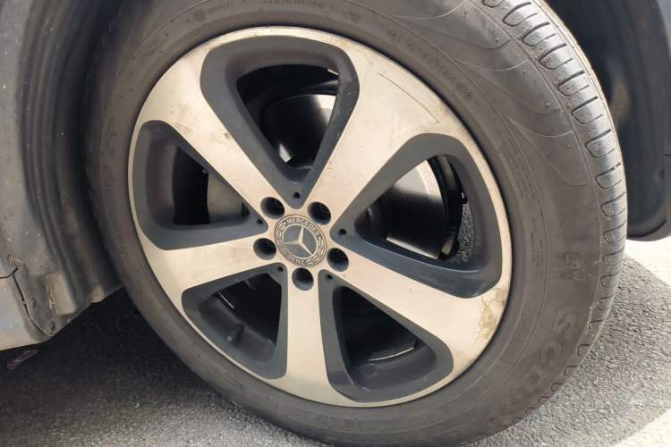 Used Mercedes-Benz GLC 2019 Facelift GLC 260 L 4MATIC Luxury Model Right Front Wheel Hub