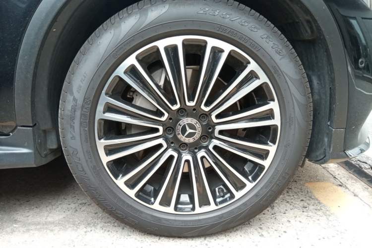 Used Mercedes-Benz GLC 2019 GLC 260 L 4MATIC Dynamic Model Right Front Wheel Hub