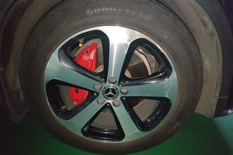 Used Mercedes-Benz GLC 2019 GLC 260 L 4MATIC Dynamic Model Right Front Wheel Hub