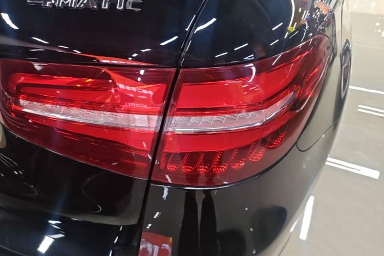 Used Mercedes-Benz GLC 2019 Refreshed GLC 300 L 4MATIC Dynamic Edition Right Rear Taillight