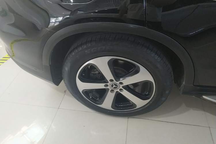 Used Mercedes-Benz GLC 2019 GLC 260 L 4MATIC Luxury Model Right Rear Wheel Hub