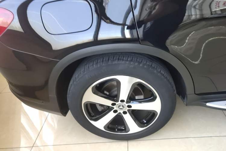 Used Mercedes-Benz GLC 2019 Facelift GLC 260 L 4MATIC Luxury Model Right Rear Wheel Hub