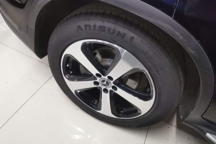 Used Mercedes-Benz GLC 2019 Facelift GLC 260 L 4MATIC Luxury Model Right Rear Wheel Hub