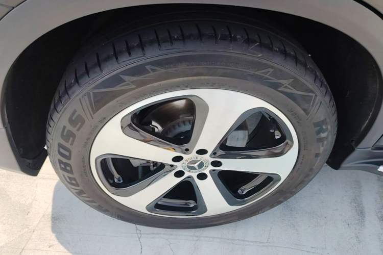 Used Mercedes-Benz GLC 2019 Facelift GLC 260 L 4MATIC Luxury Model Right Rear Wheel Hub