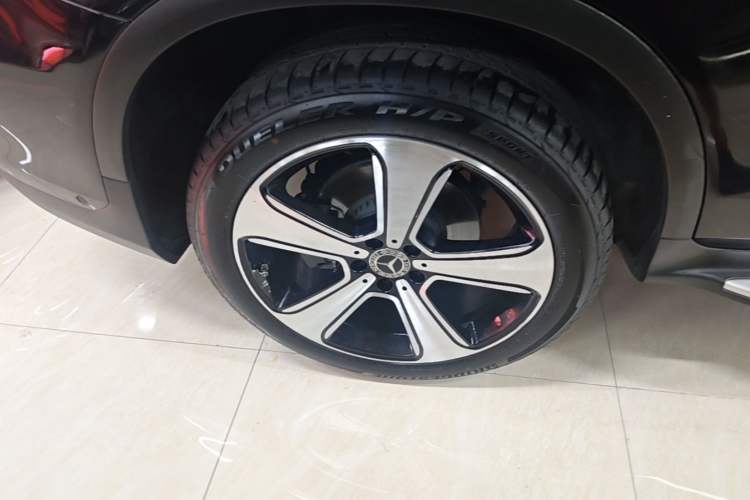 Used Mercedes-Benz GLC 2019 Refreshed GLC 300 L 4MATIC Dynamic Edition Right Rear Wheel Hub
