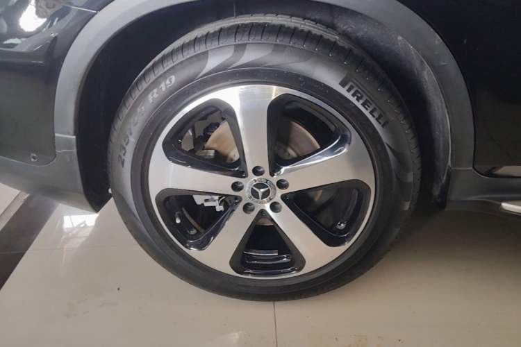 Used Mercedes-Benz GLC 2019 Facelift GLC 260 L 4MATIC Luxury Model Right Rear Wheel Hub
