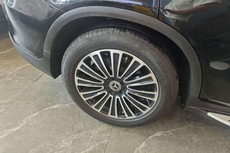 Used Mercedes-Benz GLC 2019 GLC 260 L 4MATIC Dynamic Model Right Rear Wheel Hub