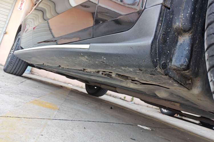 Used Mercedes-Benz GLC 2019 GLC 200 L 4MATIC Right Side Sill
