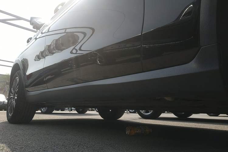 Used Mercedes-Benz GLC 2019 GLC 200 4MATIC Right Side Sill
