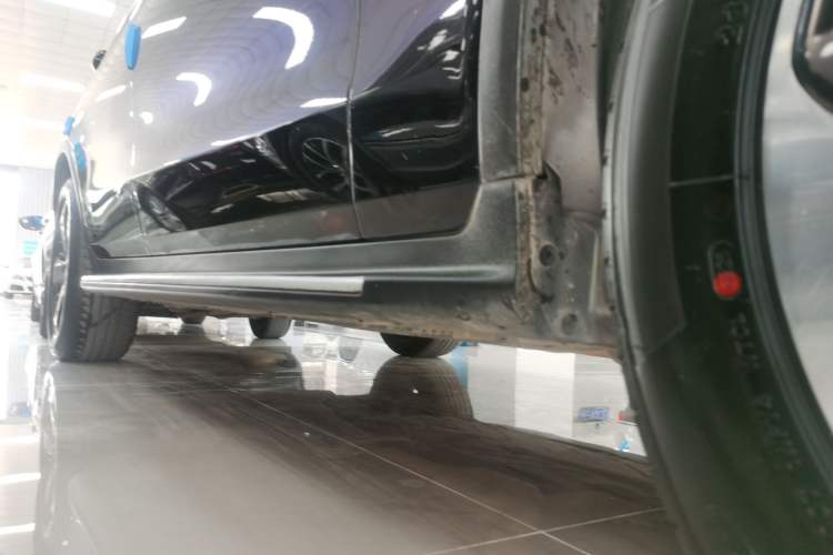 Used Mercedes-Benz GLC 2019 Facelift GLC 260 L 4MATIC Luxury Model Right Side Sill