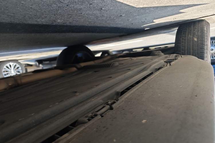 Used Mercedes-Benz GLC 2019 Facelift GLC 260 L 4MATIC Luxury Model Right Side Sill