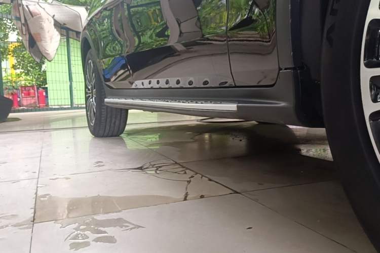 Used Mercedes-Benz GLC 2019 GLC 260 L 4MATIC Dynamic Model Right Side Sill