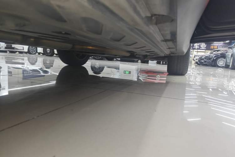 Used Mercedes-Benz GLC 2019 GLC 200 L 4MATIC Right Side Sill