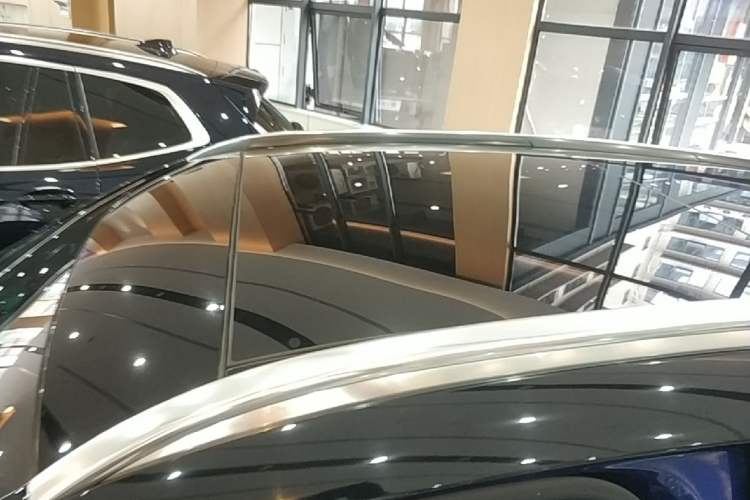 Used Mercedes-Benz GLC 2019 GLC 300 L 4MATIC Dynamic Model Roof