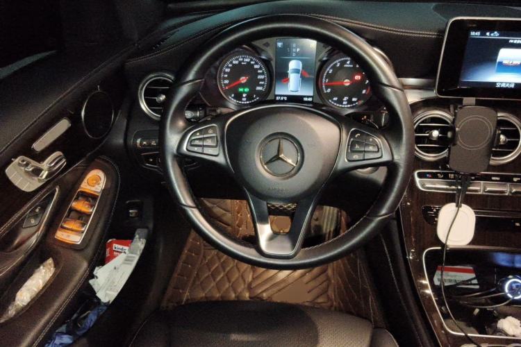 Used Mercedes-Benz GLC 2019 GLC 260 L 4MATIC Luxury Model Steering Wheel