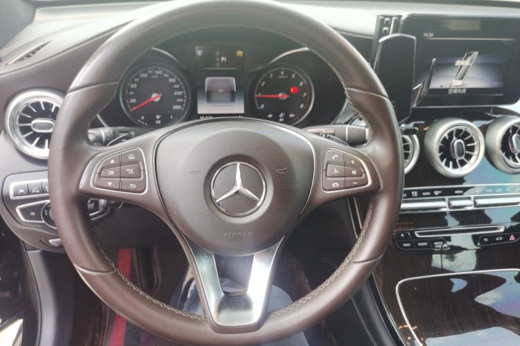 Used Mercedes-Benz GLC 2019 Facelift GLC 260 L 4MATIC Luxury Model Steering Wheel